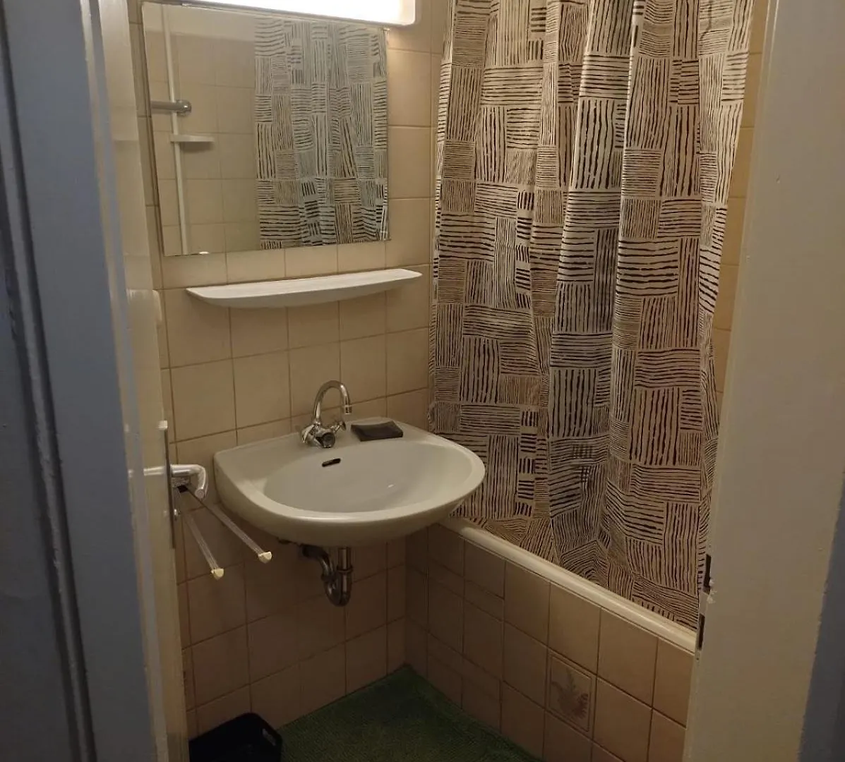 Apartment Zentrale Lage, Schoene 2 Zimmer, Voll Ausgestattet! Munich Germany