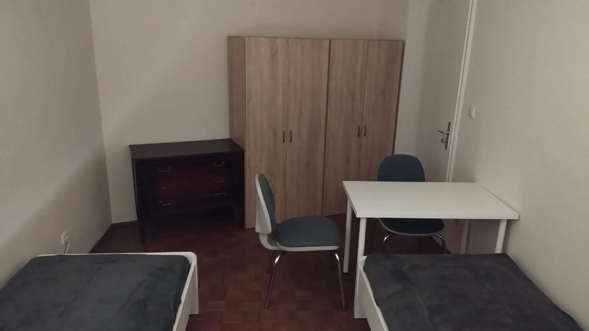 Apartment Zentrale Lage, Schoene 2 Zimmer, Voll Ausgestattet! Munich